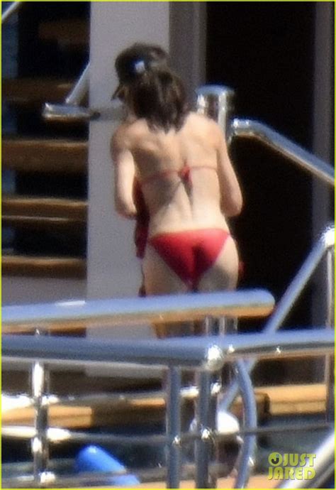 Full Sized Photo Of Victoria Beckham Wears Red Bikini David Beckham Jetskis Vacation 11 Photo