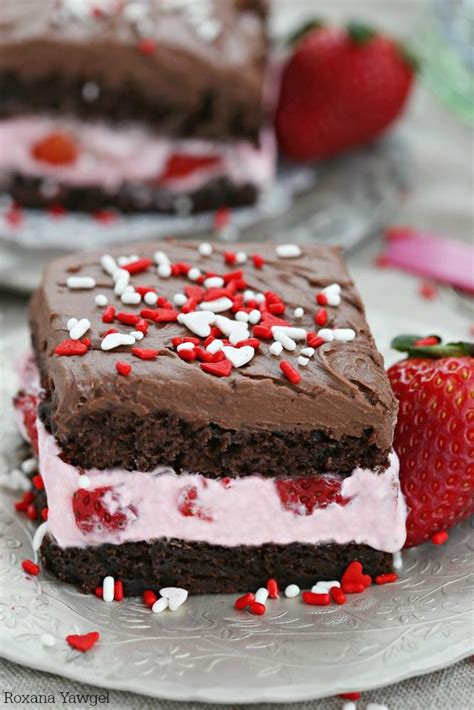 Surprise Your Loved Ones With These Strawberry Chocolate Cakes They
