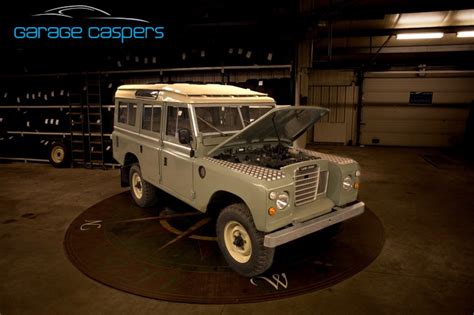 Our mechanics can look after your range rover, discovery, defender, or series land rover. Restauratie Land-Rover 109 Series III 1979 | Garage Caspers