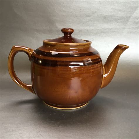 Medium 5 Cup Classic Vintage Striped Brown Betty Sadler Teapot