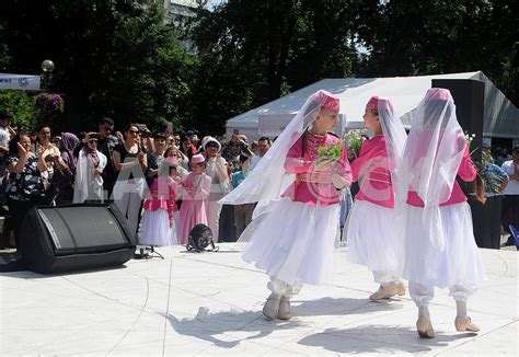Girls In Crimean Tatar Costumes Dance Alexey Ivanov Larastock