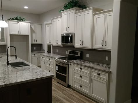 Kitchen Cabinets With Stainless Steel Appliances Decorating Diva Tips