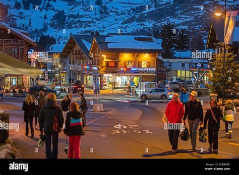 Nightlife Verbier Hi Res Stock Photography And Images Alamy