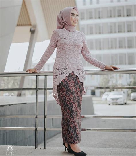 Kebaya modern hijab with outfit style and suitable for wedding invitation. 30+ Inspirasi Kebaya Modern Hijab 2019