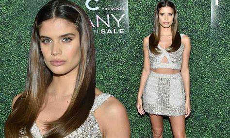 Sara Sampaio Flaunts Toned Midriff And Legs In Sleeveless Cropped Top