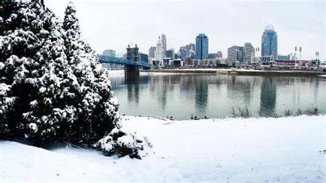 Photos Snow Blankets Cincinnati Area In January Winter Storm