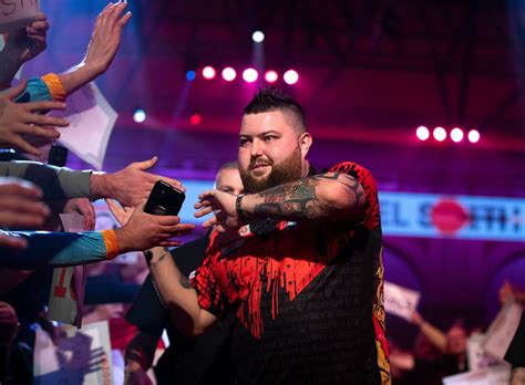 Sunshine and Darts - What's Not To Like? - Daily Sport