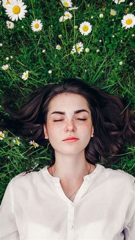 Close Eyes Relaxed Outdoor Girl Model 720x1280 Wallpaper Girl Eyes Closed Photography Face