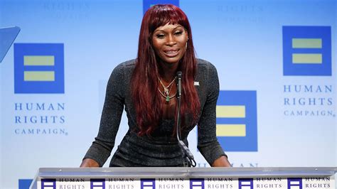 “pose” Star Dominique Jackson Demands Respect At Hrc Dinner Newnownext