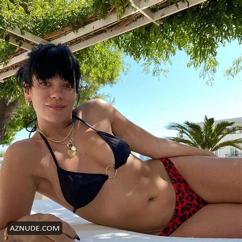Lily Allen Lapping Up The Hot Sunshine On Her Holidays In Capri Aznude