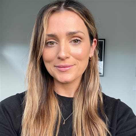 Hannah Ryan – Medium