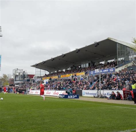 Ab 12 uhr im fanshop am stadion, online, im citti markt der lebensfreude und bei intersport. Holstein Kiel hofft weiter auf Holstein-Stadion ...