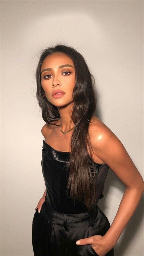 Shay Mitchell Makeup Looks Shay Mitchell Hair Hair Makeup