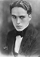 File:Charlie Chaplin, by Witzel Studios, LA.jpg