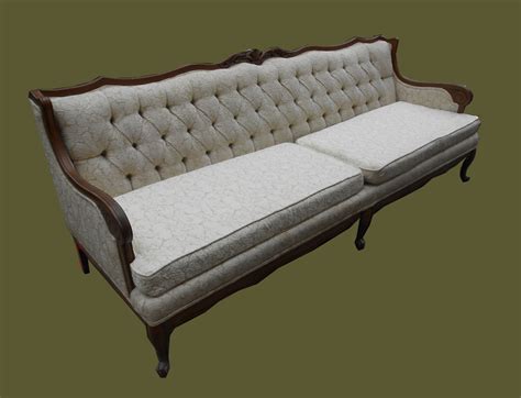 Uhuru Furniture And Collectibles Victorian Style Sofa Sold