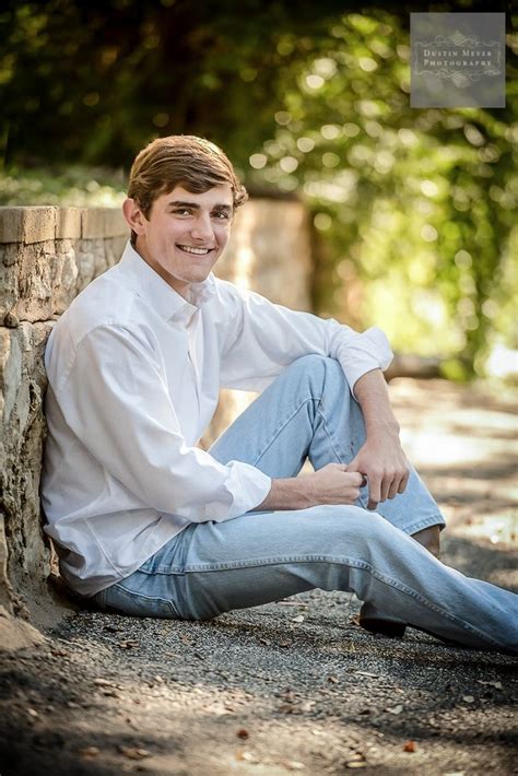 10 Awesome Senior Picture Ideas For Guys 2023