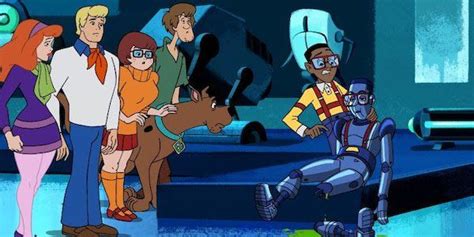 first look at scooby doo s new show features batman kenan thompson steve urkel and more