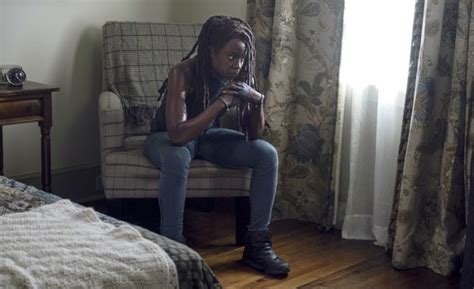 the walking dead showrunner angela kang explains that surprise twist with michonne on the