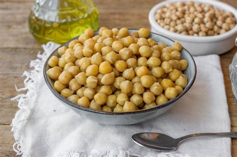 I canederli, un piatto molto povero dalle antiche origini, uno dei capisaldi della cucina trentina. COME CUOCERE I CECI SECCHI AMMOLLO, COTTURA E RICETTE ...