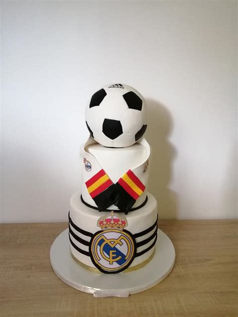 Real Madrid Cake Decorated Cake By Torte Panda Cakesdecor