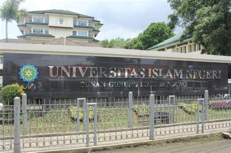 8 Kampus Ptkin Masuk 100 Besar Universitas Terbaik Di Indonesia Versi
