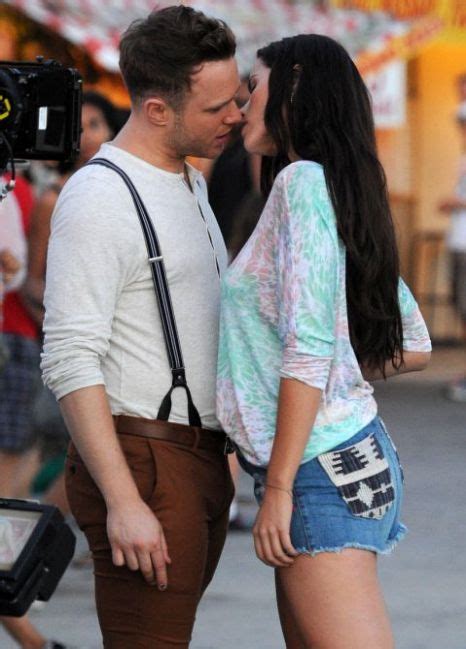 Olly Murs Enjoys Steamy Kiss With Pretty Brunette As He Shoots Video