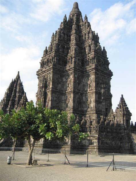 Prambanan Temple Historical Facts and Pictures | The History Hub