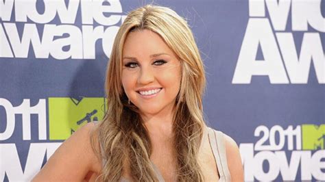 Is Amanda Bynes Arrested After Being Found Naked Wandering The Streets