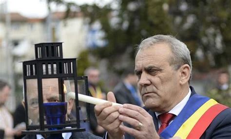 Bulevardul dacia, mioveni 115400, romania. Flacăra Centenarului a fost aprinsă la Mioveni | Universul ...