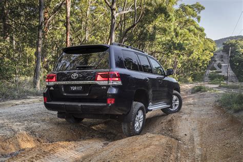 2017 toyota land cruiser styling and performance. Toyota reveals limited run of Land Cruiser Altitude model