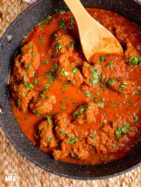 Boneless lamb shoulder works best for lamb curry or chopped lamb stew meat. A Hearty Low Syn Bombay Lamb Curry - delicious flavours, simple ingredients and the silky ...