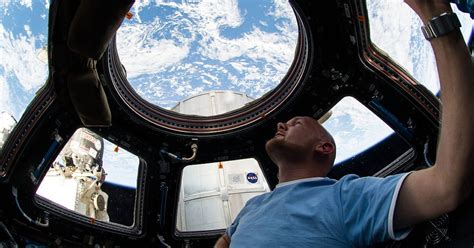 How 20 Years Of The Iss Affects Humanitys Odds Of Living In Space
