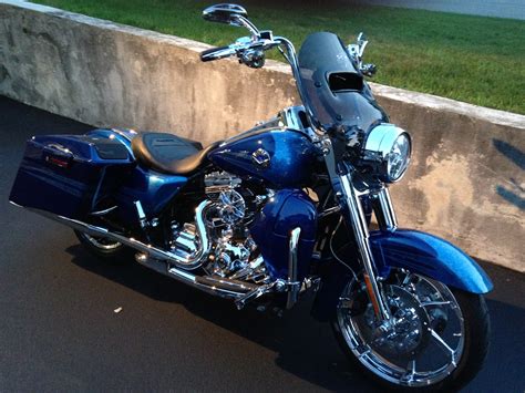 Check out all the awesome features of this sweet ride! 2013 Harley-Davidson® FLHRSE5 CVO™ Road King® (Crushed ...
