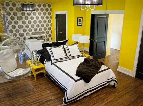 Yellow Wall Paint To Create Cheerful And Fraesh Nuance In
