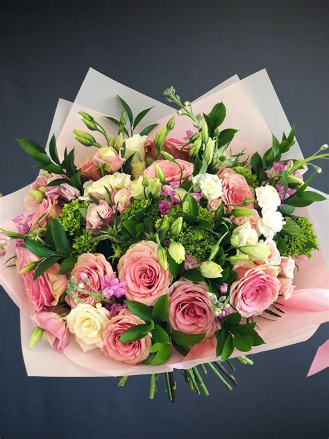 Extra Large Bouquet With White And Soft Pink Roses Eustomas