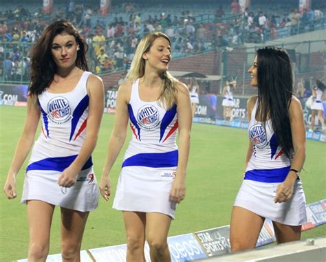 Vote For The Sexiest Cheerleaders In The Ipl 7 Rediff Cricket