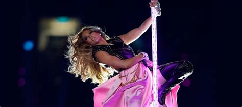 Super Bowl 2020 Shakira And Jay Law S Hot Dances On The Pole Profi Pole
