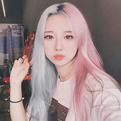 Her ⇿ втѕ єιgнт мємвєя Split Dyed Hair Korean Hair Color Hair Color