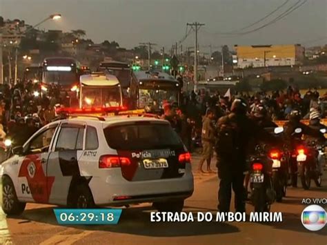 g1 protesto fecha estrada do m boi mirim nos dois sentidos na zona sul notícias em trânsito sp