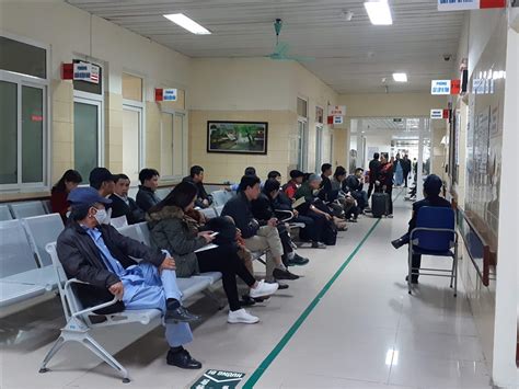 Ca khánh ly và các thành viên trong đoàn đã hát mộc ca khúc để gió cuốn đi của trịnh công sơn dành tặng các bệnh nhân và tập thể y bác sĩ bệnh viện k tân triều (hà. Bệnh nhi ung thư tử vong tại Bệnh viện K, bác sĩ phó khoa ...