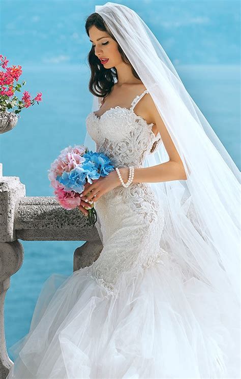 Sweetheart Neckline Wedding Dress Ideas 21 Gowns Faqs