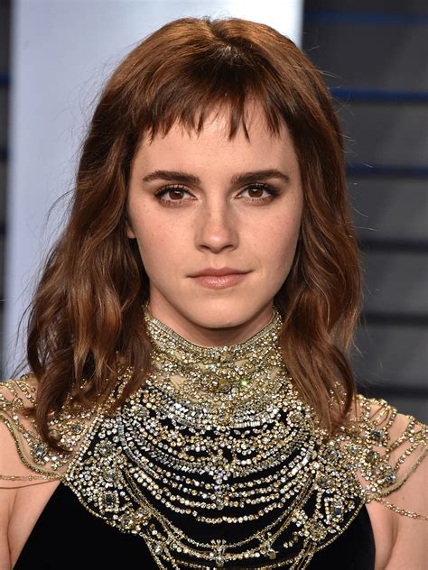 Yes, emma watson does have facebook, but be careful of all the emma watson imposters. Emma Watson - SensaCine.com