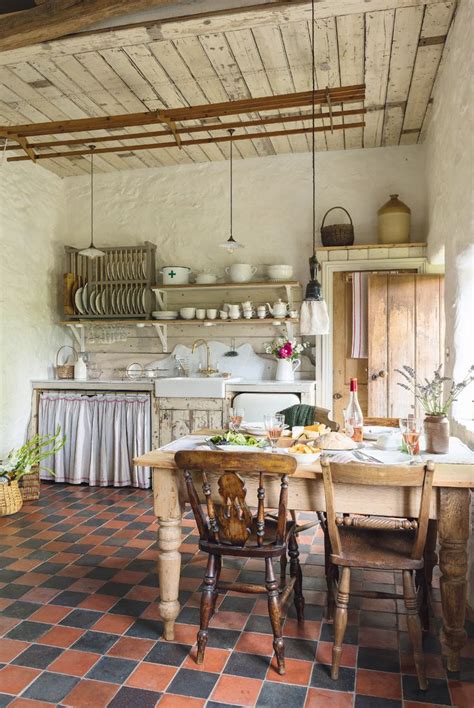 Take A Tour Around This Pretty Rustic Cottage Rustic Cottage
