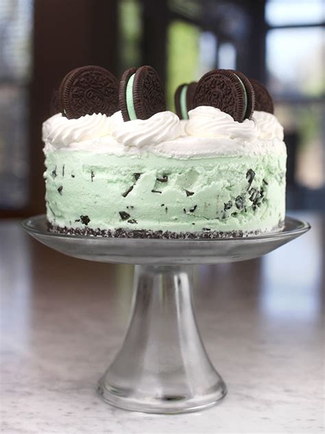 Scoop up one of these cool selections from the supermarket freezer case—or make your own! Easy Oreo Mint Chip Ice Cream Cake | Bakerella