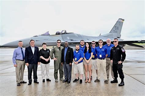 Air Force F 16 Viper Demo Team Hosts Mtsu At Smyrna Air Show Mtsu News