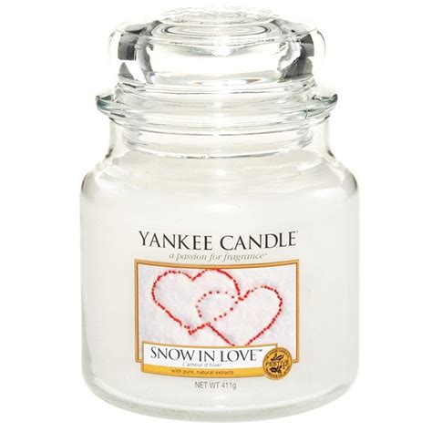 Yankee Candle Snow In Love Medium Jar Candle 1249714e