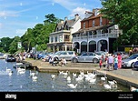 Thames riverside at Walton-on-Thames, Surrey, England, United Kingdom ...