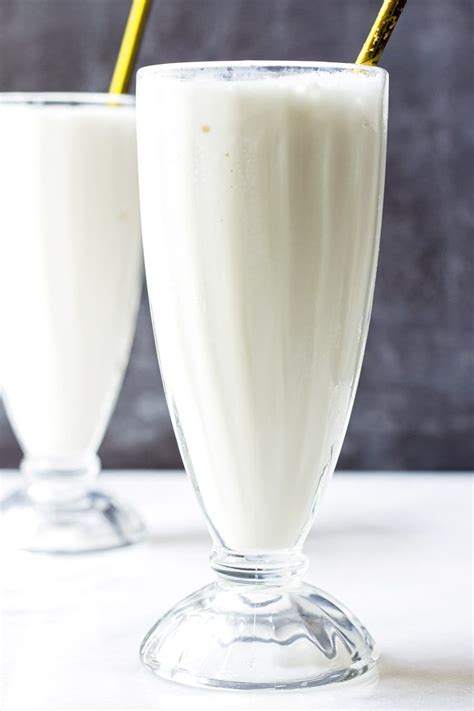 Easy Vanilla Milkshakes Recipe In 2020 Vanilla Milkshake Recipe