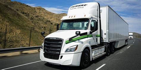 Daimler Delivers ECascadia E Trucks To Penske And Sysco Electrive Com