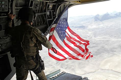 In Honor Of The 4th Of July 15 Patriotic Photos Of Deployed Us